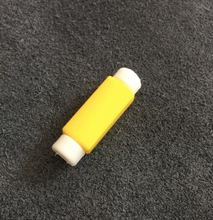 Cargar imagen en el visor de la galería, Protector Sencillo - Yukawaii