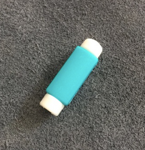 Cargar imagen en el visor de la galería, Protector Sencillo - Yukawaii