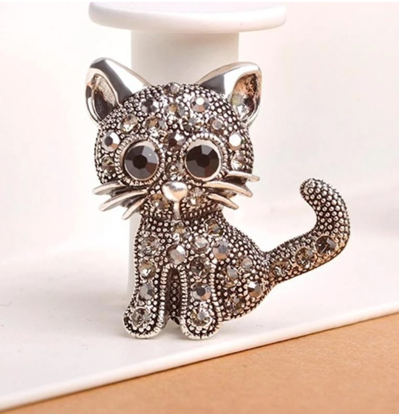 Pin Gatito