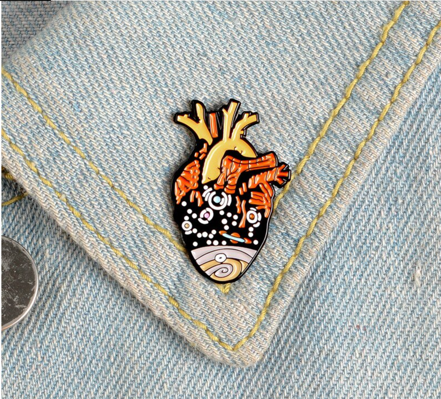 Pin Corazón Universo
