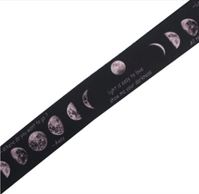 Cargar imagen en el visor de la galería, Lanyard Fases de la Luna