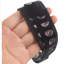 Cargar imagen en el visor de la galería, Lanyard Fases de la Luna