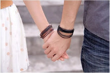 Cargar imagen en el visor de la galería, Pulsera de Cuero
