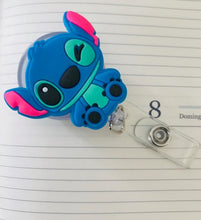 Cargar imagen en el visor de la galería, Porta gafete Stitch
