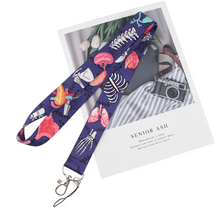 Cargar imagen en el visor de la galería, Lanyard Organos y Huesos - Yukawaii