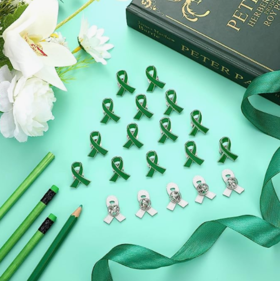 Pin lazo verde