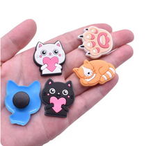 Cargar imagen en el visor de la galería, Shoe Charms Gatos
