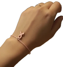 Cargar imagen en el visor de la galería, Pulsera Lazo rosa lucha contra el cancer de mama con dije
