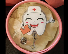 Cargar imagen en el visor de la galería, Porta gafete Odontológo
