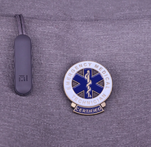 Cargar imagen en el visor de la galería, Pin Paramedico
