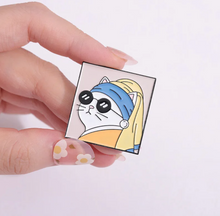 Cargar imagen en el visor de la galería, Pin Gato con turbante
