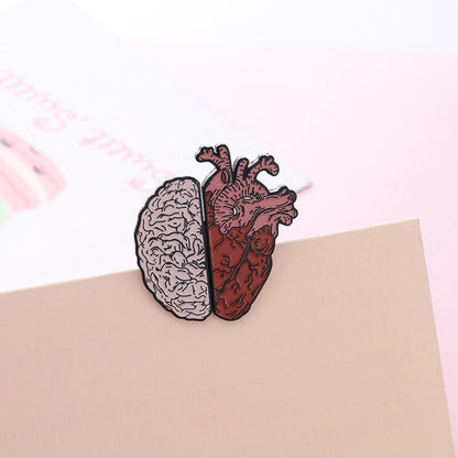Pin Corazón / Cerebro