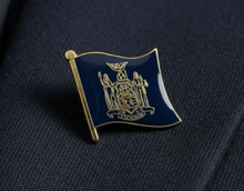 Cargar imagen en el visor de la galería, Pin Bandera Nueva York
