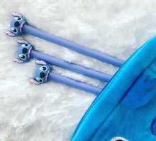 Cargar imagen en el visor de la galería, Pluma Stitch
