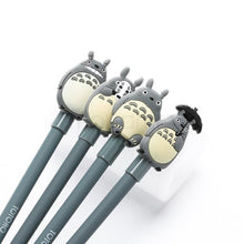 Cargar imagen en el visor de la galería, Pluma Totoro
