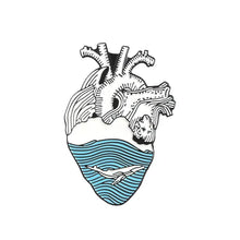 Cargar imagen en el visor de la galería, Pin Corazón Delfin

