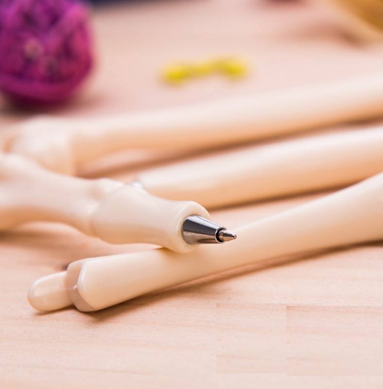 Pluma en forma de Hueso
