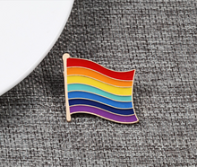 Cargar imagen en el visor de la galería, Pin Bandera LGBT
