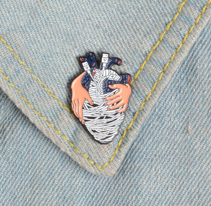 Pin Corazón Cables