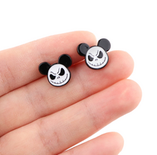 Cargar imagen en el visor de la galería, Aretes Jack Skellington

