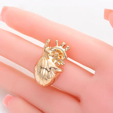 Cargar imagen en el visor de la galería, Pin Corazón 3D Oro
