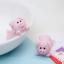 Cargar imagen en el visor de la galería, Aretes Cerdito - Yukawaii
