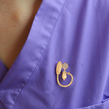 Cargar imagen en el visor de la galería, Pin Baumanometro - Yukawaii
